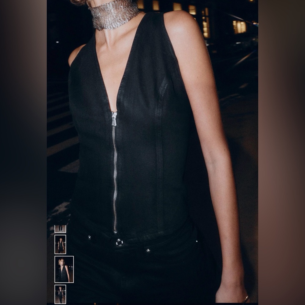 Stylish Black Zip-Up Sleeveless Top